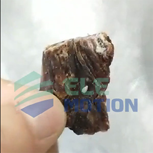 用碗式提升機和人工計量來實現(xiàn)牛肉干自動化真空包裝